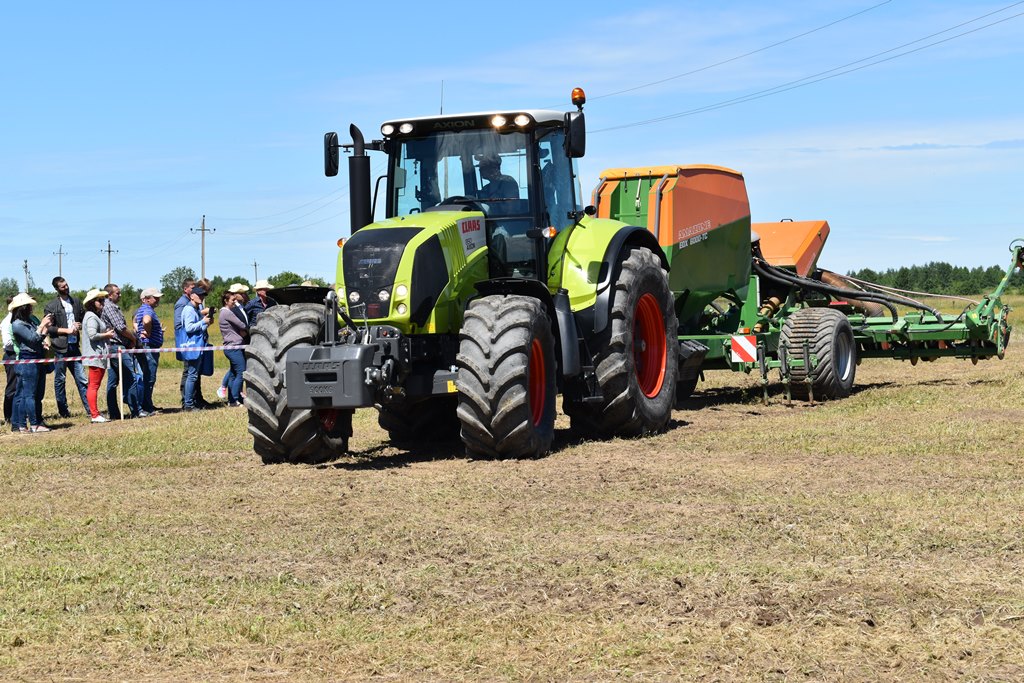 Аграриям показали шоу «АMAZONов»