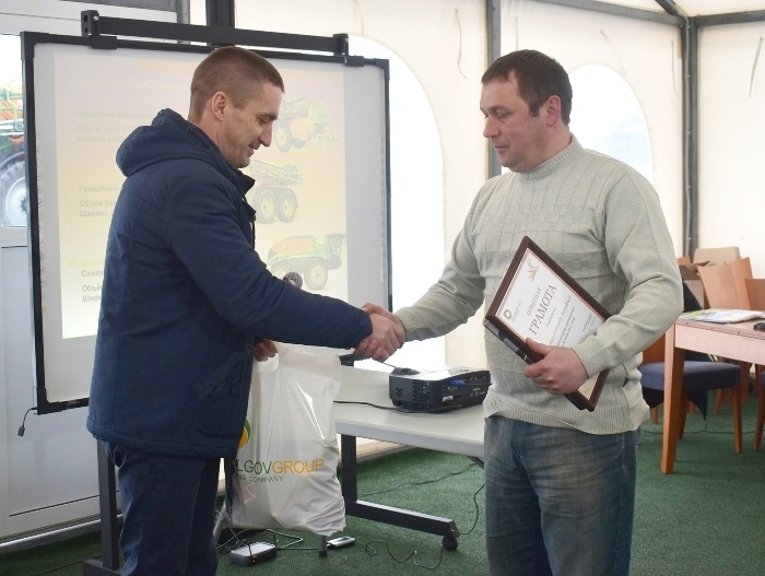 «ДолговГрупп» поощрил лучших трактористов, комбайнеров и механизаторов холдинга