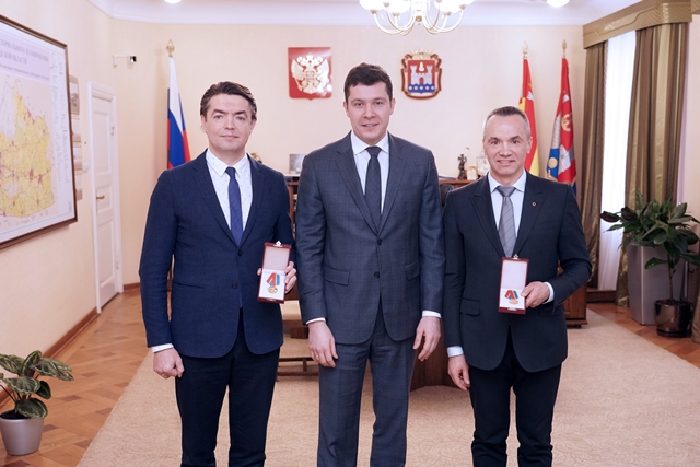 Александра и Дмитрия Долговых наградили медалями «За заслуги перед Калининградской областью»